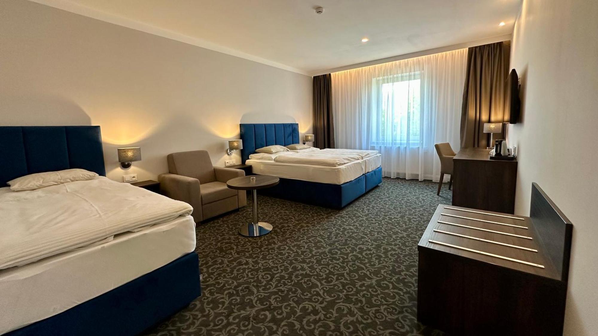 Pension Village การ์โลวีวารี ภายนอก รูปภาพ