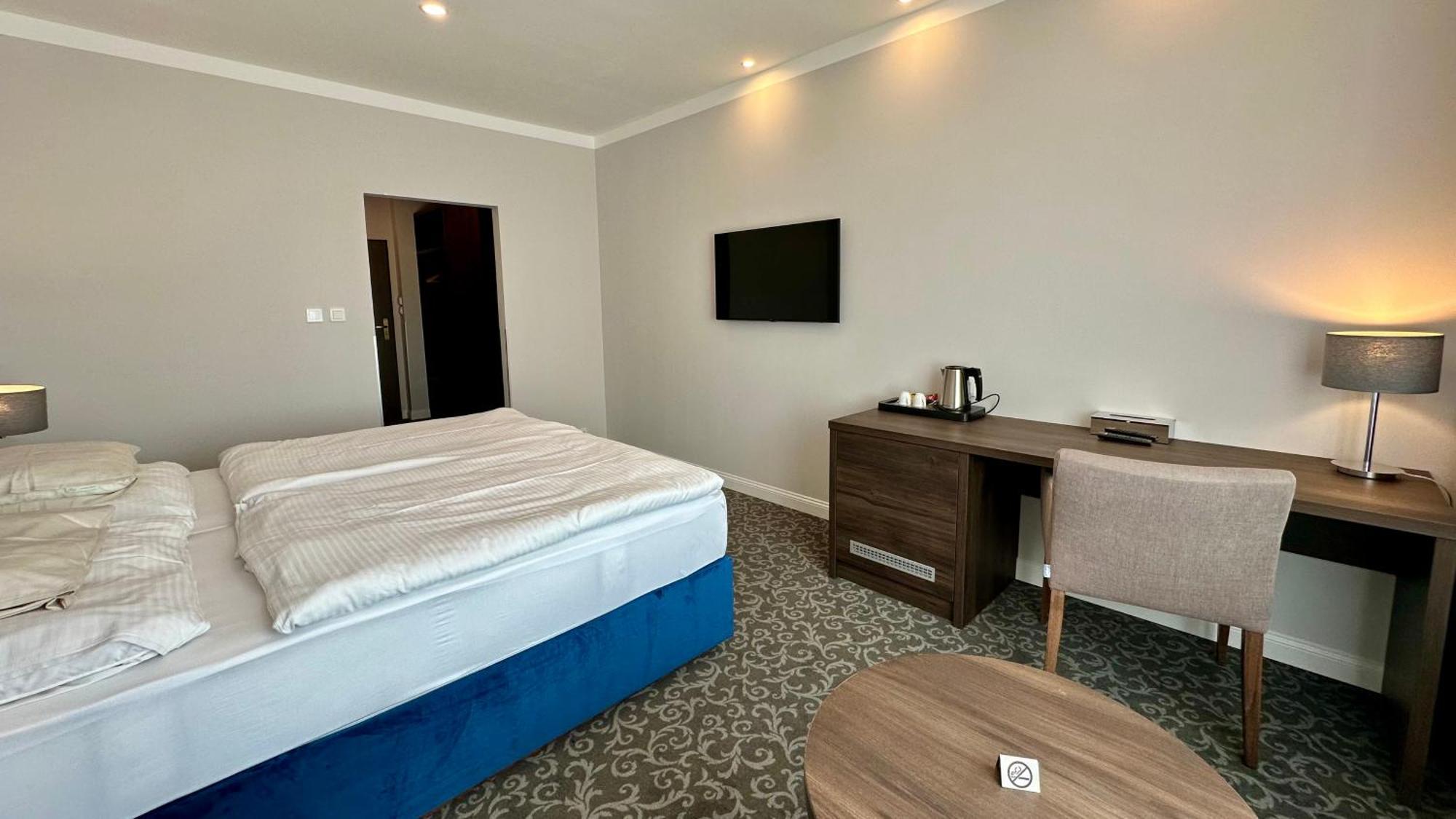 Pension Village การ์โลวีวารี ภายนอก รูปภาพ